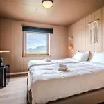 Lodge Ryten & Kvalvika Trail Farm Fredvang