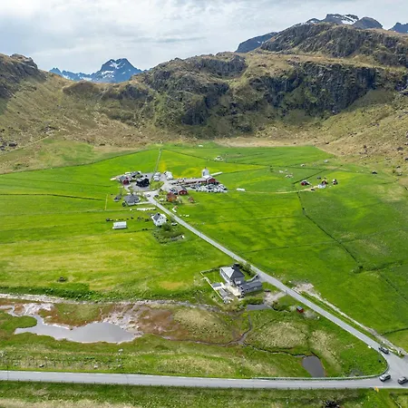 ロッジ Ryten & Kvalvika Trail Farm *