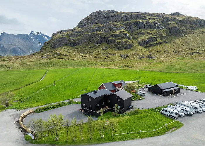 Ryten & Kvalvika Trail Farm Lodge Fredvang