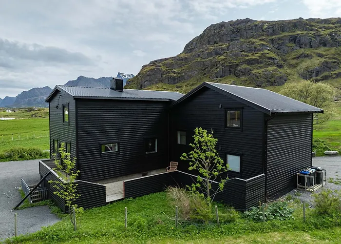 Ryten & Kvalvika Trail Farm אכסניה